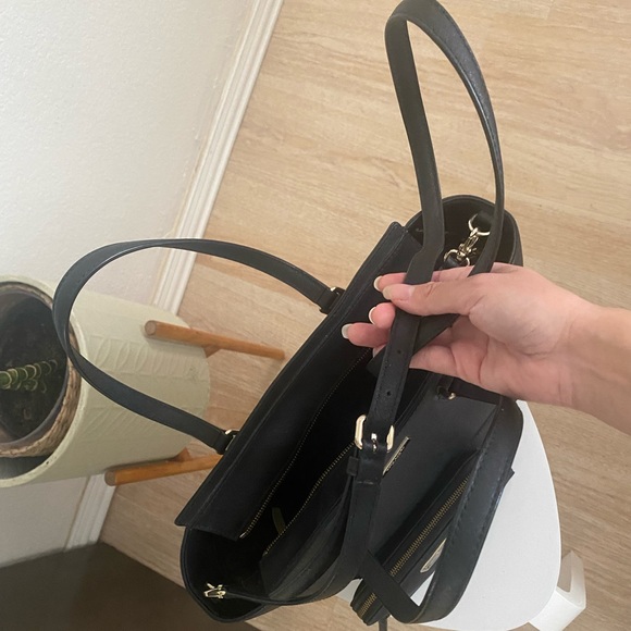 Kate spade bag w/ wallet - Picture 3 of 11